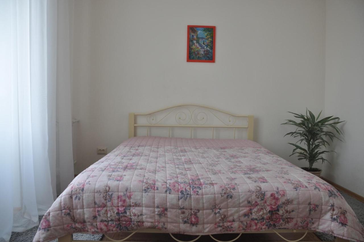 Apartments Theatre Shepkina 2 Room Sumy Exterior foto